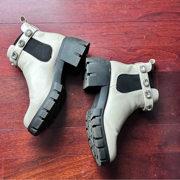 Chunky Chelsea Ankle Boots with Jewel Strap – Cream Pull On by Steve Madden 9.5 - Picture 1 of 10